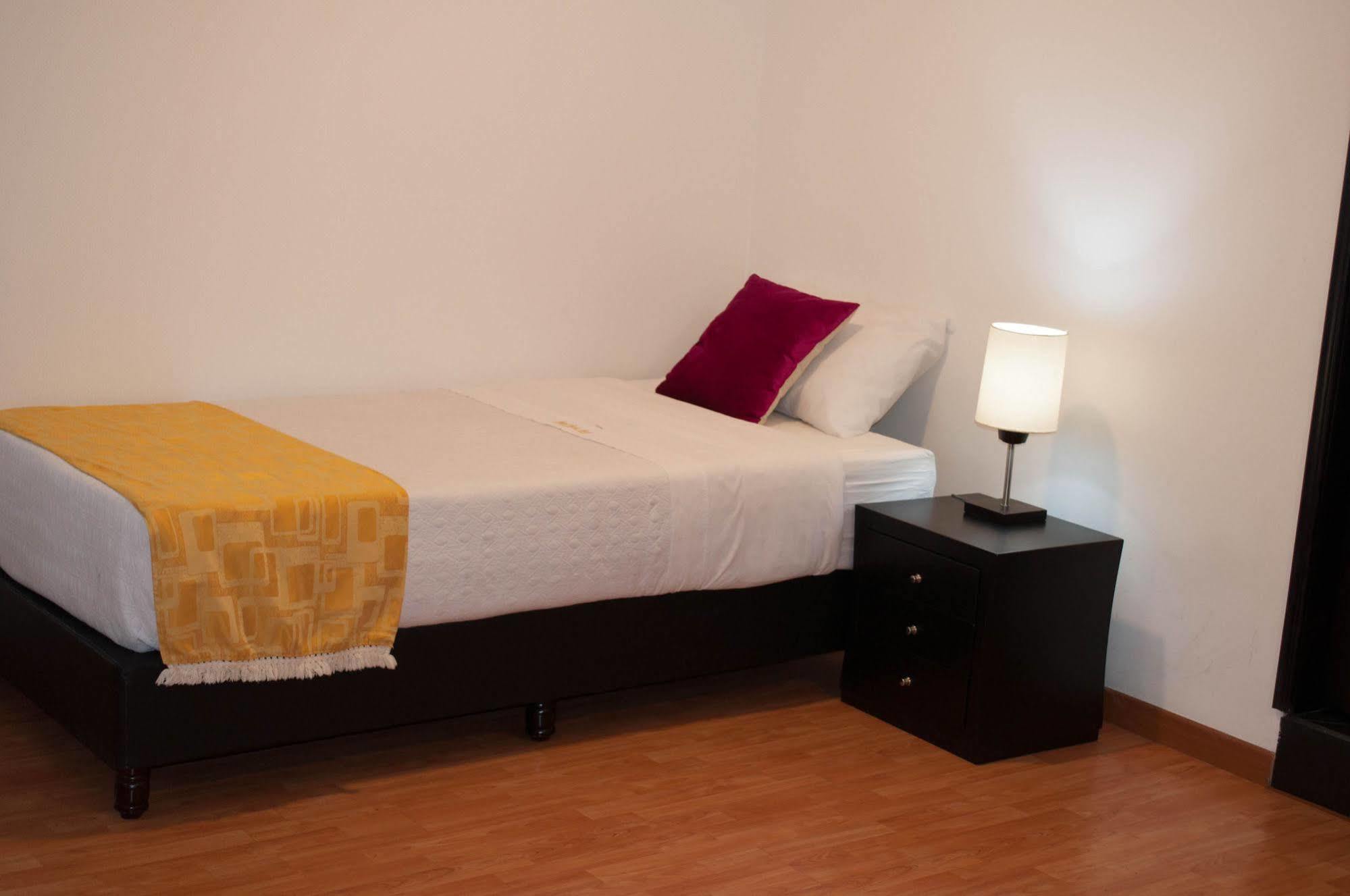 Hotel Ferias Park Bogota Bagian luar foto