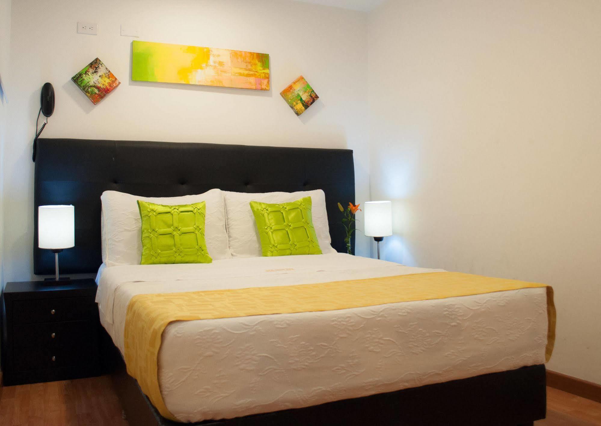 Hotel Ferias Park Bogota Bagian luar foto