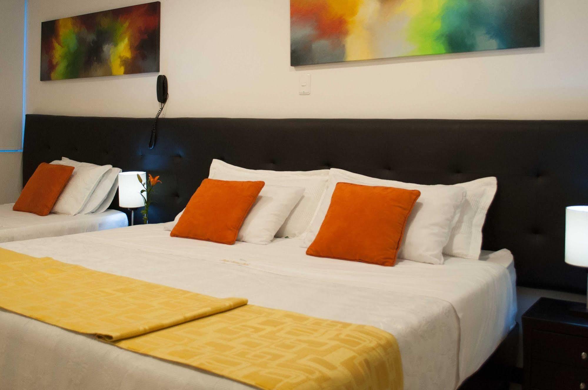 Hotel Ferias Park Bogota Bagian luar foto